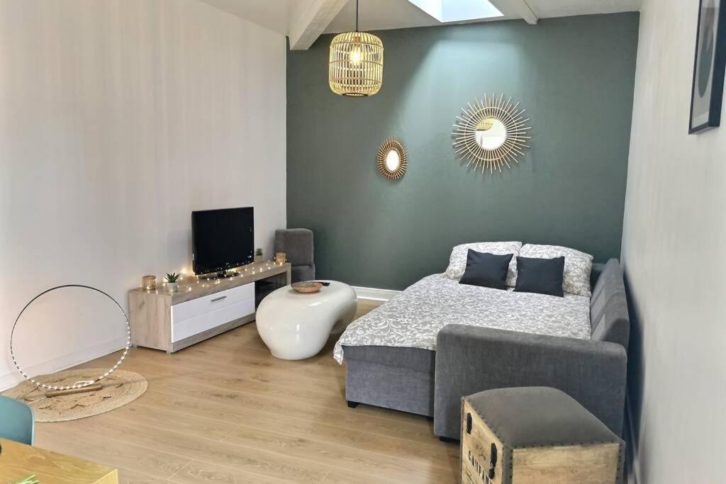 Le Beau Lieu # Hyper Centre # Proche Des Quais Apartment Коняк Екстериор снимка